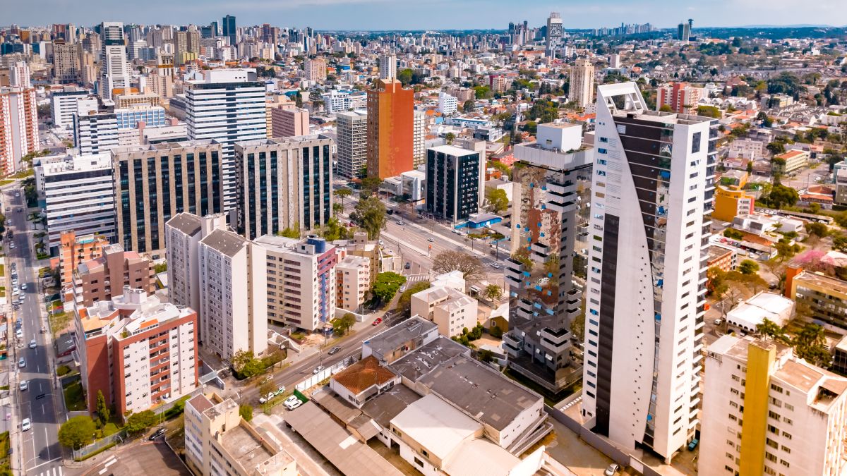 De Curitiba para o Brasil: o papel do Grupo Noster nos setores estruturais da economia